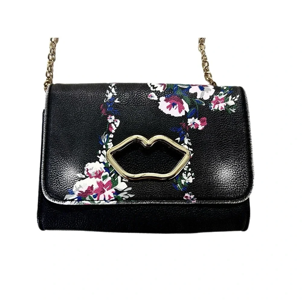 BETSEY‎ JOHNSON Crossbody Bag Purse Kiss Lips Snap Closure